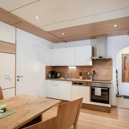 Frauenschuh * שלאדמינג